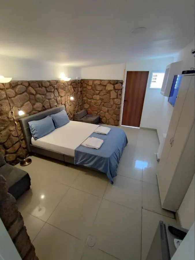 Guest House 